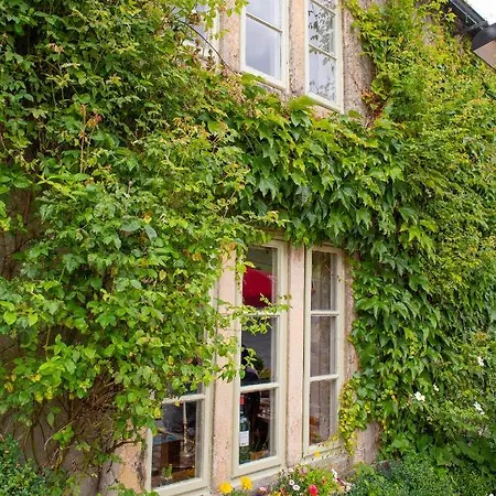 The Red Lion & Manor House