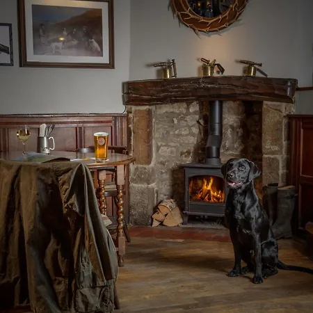 Han/Misafirhane The Red Lion & Manor House 3*