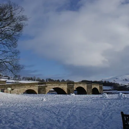 Han/Misafirhane The Red Lion & Manor House 3*