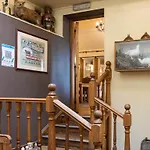 Fogadó The Red Lion & Manor House
