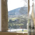 The Red Lion & Manor House 3*