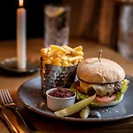 The Red Lion & Manor House 3*