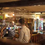 The Red Lion & Manor House Fogadó 3*