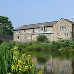 The Red Lion & Manor House 3*