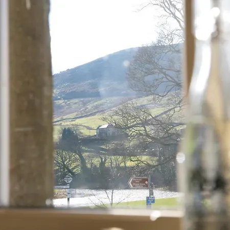 The Red Lion & Manor House 3*