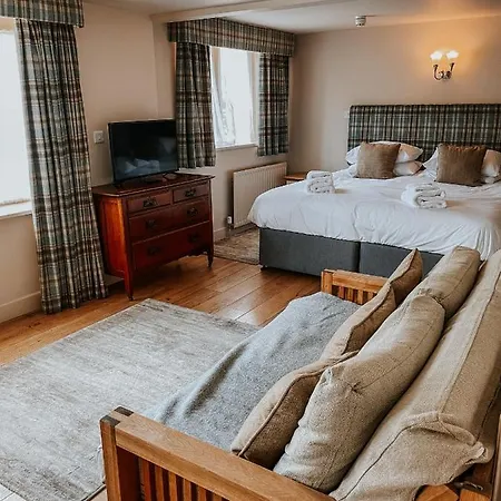 The Red Lion & Manor House Herberg 3*