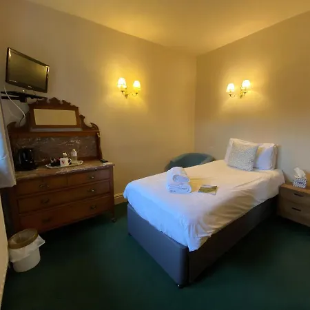 The Red Lion & Manor House 3*