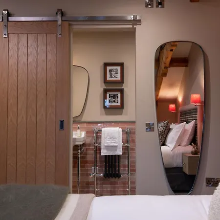 The Red Lion & Manor House 3*