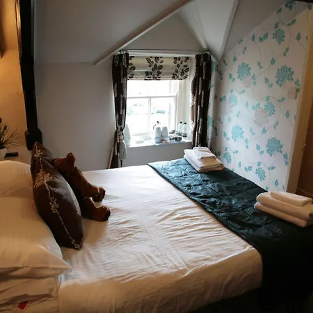 The Red Lion & Manor House Мини-отель