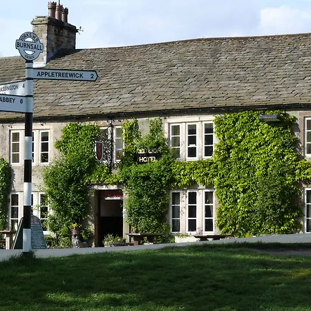 Мини-отель The Red Lion & Manor House Бернсолл