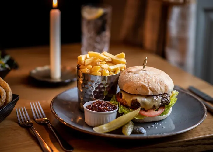 The Red Lion & Manor House 3*