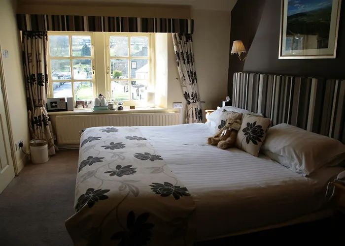 The Red Lion & Manor House Inn