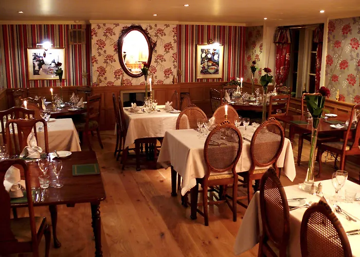 The Red Lion & Manor House 3*