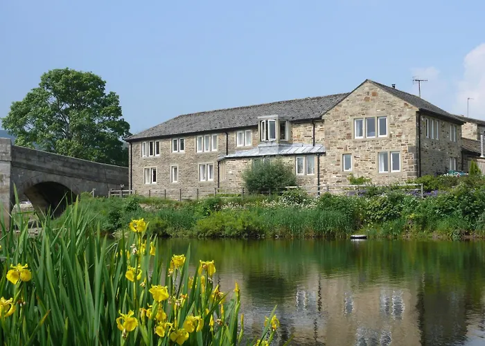 The Red Lion & Manor House 3*