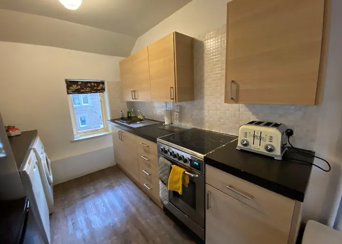 The Red Lion & Manor House 3*