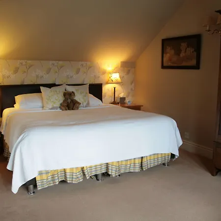 The Red Lion & Manor House 3*