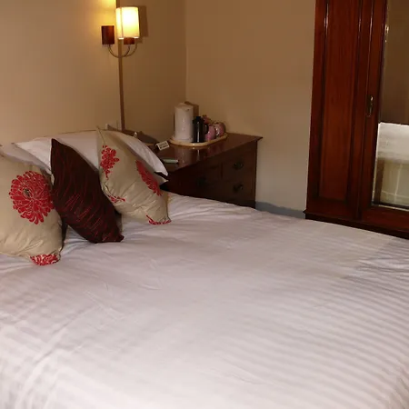 The Red Lion & Manor House אורחן 3*