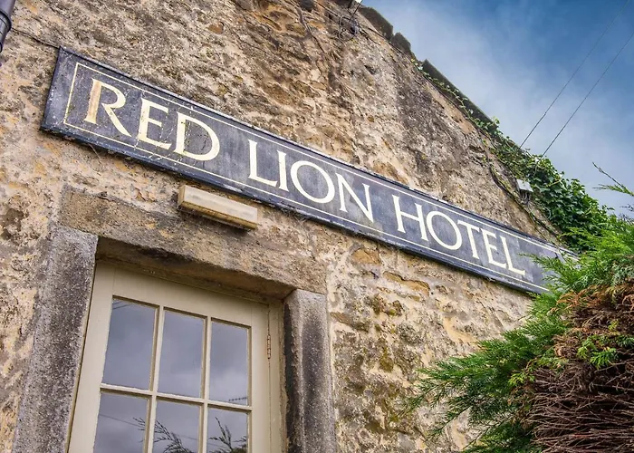 The Red Lion & Manor House