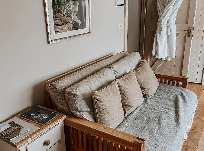 The Red Lion & Manor House 3*