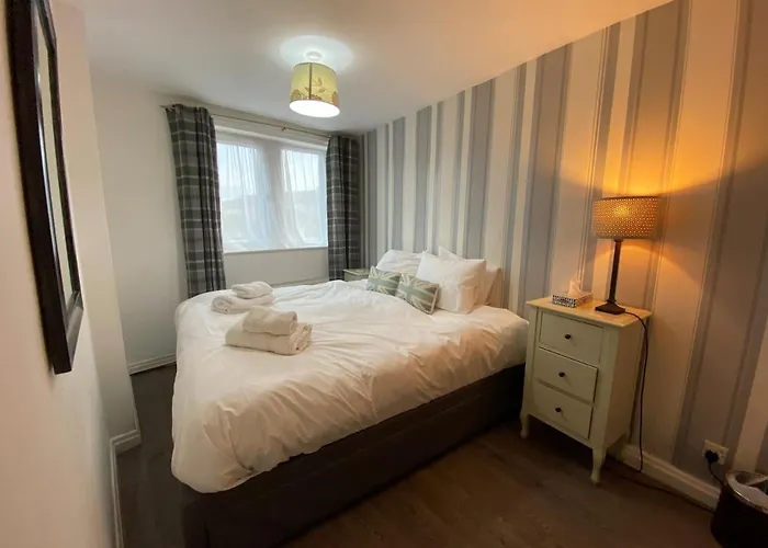 The Red Lion & Manor House