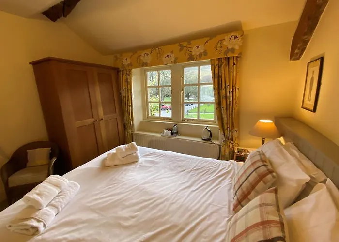 Mini-hôtel The Red Lion & Manor House 3*