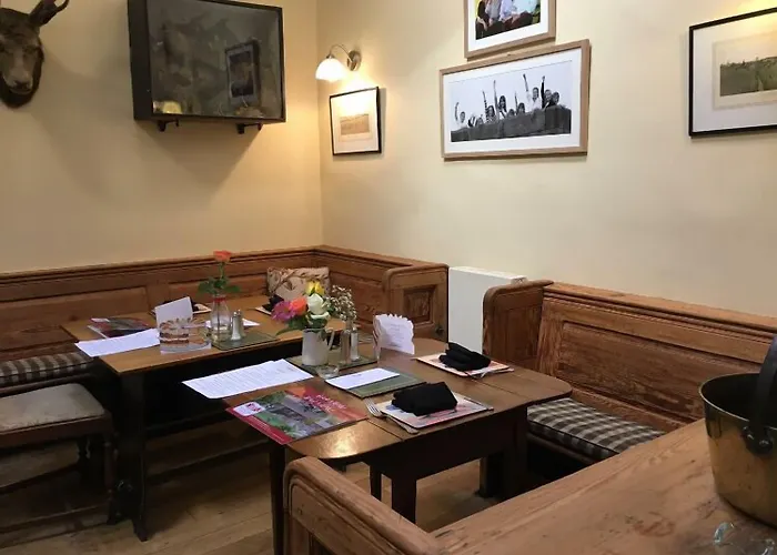 The Red Lion & Manor House